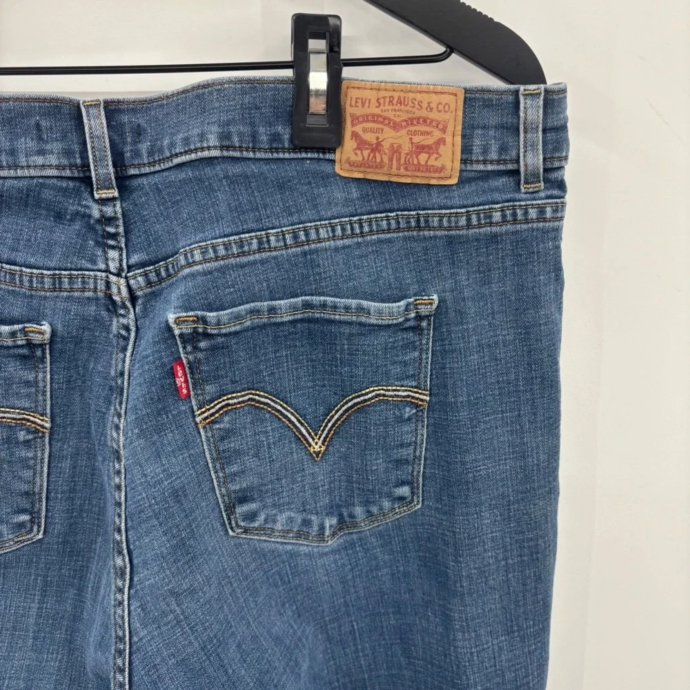 Levi Strauss & Co Mens‎ 32x34 Classic Bootcut Jeans Medium Wash Blue 39252-0002